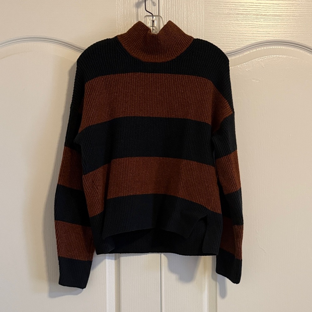 Abercrombie & Fitch Striped Navy and Rust Women's Turtleneck Sweater